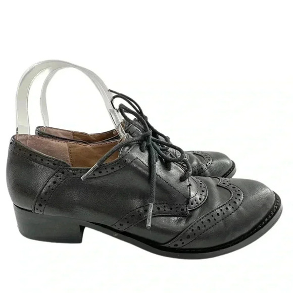 Adrienne Vittadini Biome flats size 7 black faux leather spectator oxfords - Picture 1 of 15